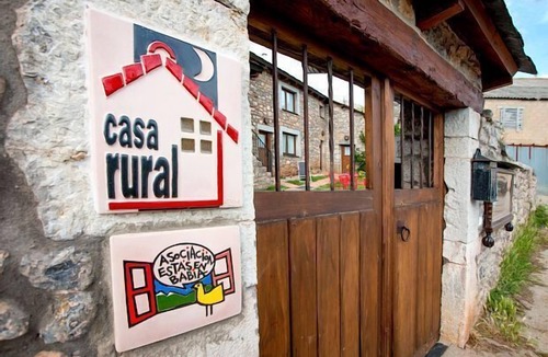Villafeliz de Babia Cottage | Cabin Rincones between Babia and the moon for 4 people