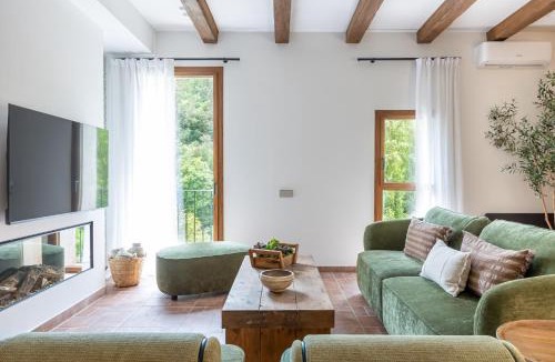 Berga Apartment | Cal Moline Arrels - Refugio rural de diseño en el Berguedà