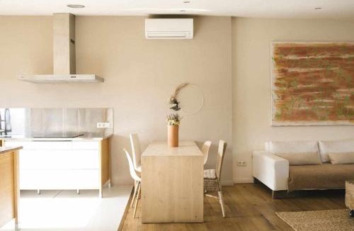 Sant Jordi Desvalls Apartment | Cal Ouaire House lohodihomes