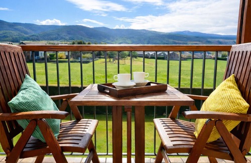 Palau-de-Cerdagne Apartment | CaL QuEROL Palau, parking, fútbol i tennis