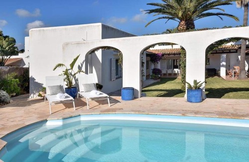 Cala d'Or Villa | ***CALA D'OR VILLA*** 3 Bedrooms | Private Pool | Free A/C | Free WIFI | BBQ
