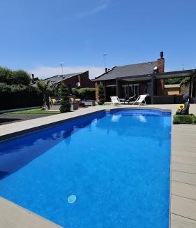 Vidreres House | Cala Mary