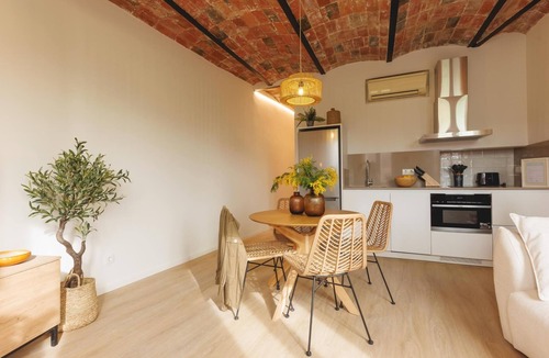Eixample Apartment | Calderers La Serp - Holiday Apartment Rental Girona | Bravissimo