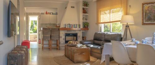Canyelles House | California Relax Close To Sitges