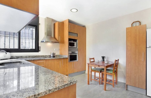 Vidreres House | Camelia