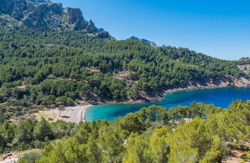Escorca House | CAN ALEX-CALA TUENT, HOUSE WITH POOL, GARDEN, INTERNET AND KAYAK 4 MIN FROM THE BEACH