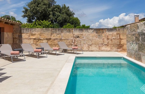 Sineu Villa | Can Fronto - Beautiful townhouse with pool in Sineu