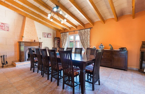 Es Garrovers Villa | CAN MARÇAL - Beautiful chalet with private pool and tennis court in residential area. Free WiFi