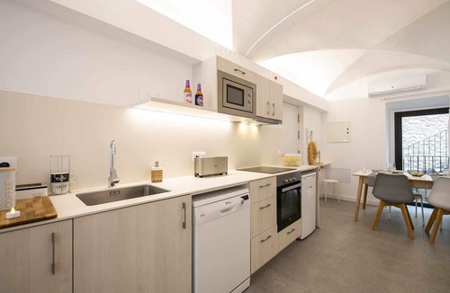 Banyoles Apartment | CAN Planeses - Apartamento de Lujo con Balcón en el Pla de L'estany