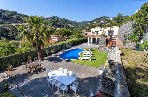 Lloret de Mar House | Canyelles Beach Vila with Swimming Pool