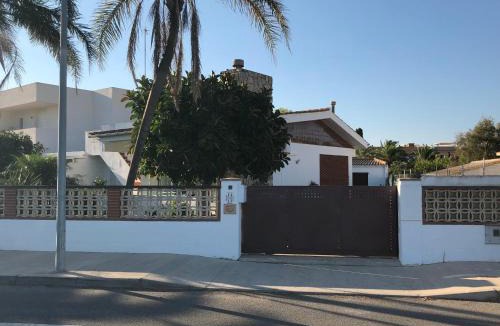 L'Eucaliptus House | Carrer Voramar 11