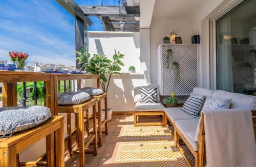 Roldan Apartment | Casa Albatros - Poolside Retreat