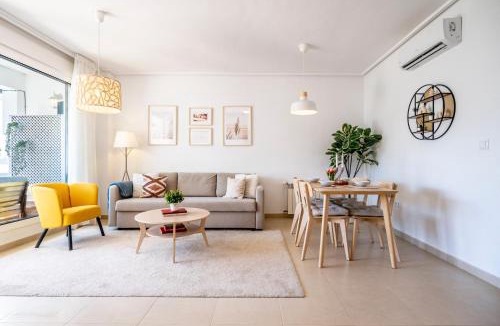 Roldan Apartment | Casa Albatros - Poolside Retreat