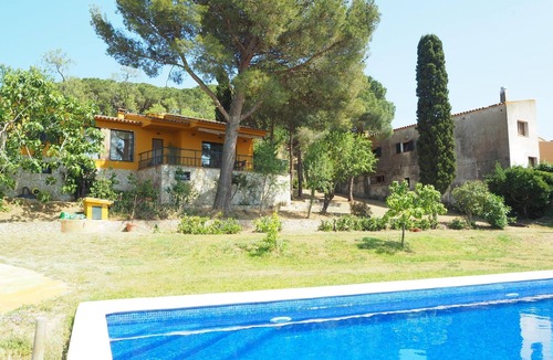 Palamos Villa | Casa amb Piscina i Jard a Palam s per 6 Persones