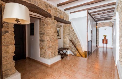 Cati House | Casa Banys L'Avellà