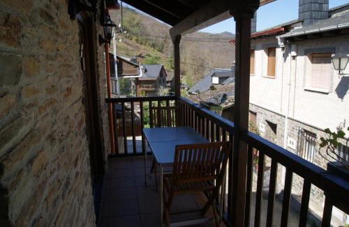 Manzanedo de Valdueza House | Casa Bell