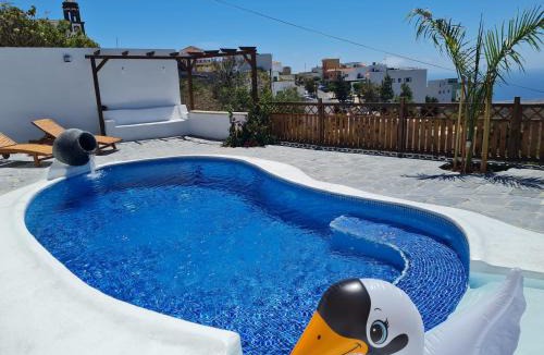 Villa de Arico House | Casa Bernarda with Heated Pool