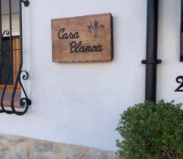 Castell de Castells Bed & Breakfast | Casa Blanca