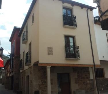 Molinaseca House | Casa Blanquita