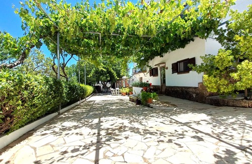Pozo Alcon Villa | Casa Bodeguilla con piscina privada cubierta o abierta según época del año