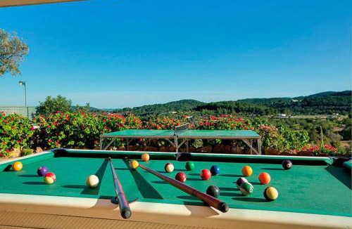 Santa Gertrudis House | Casa Can Lluc con piscina, jardín y vista al campo