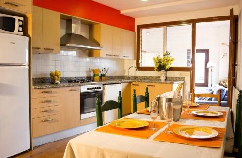 Ullastret House | Casa Carina