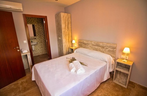 Almunia de San Juan House | Casa Codeta