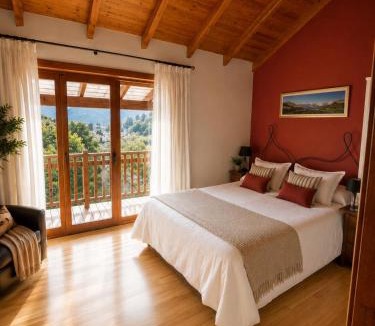 Estavar Ski Chalet | Casa con jardín privado y piscina junto a Llívia