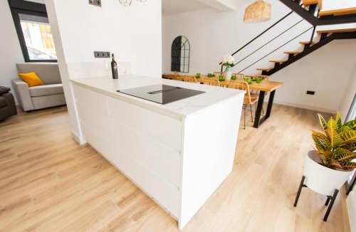 Camas House | Casa con piscina a 5 km del centro de Sevilla