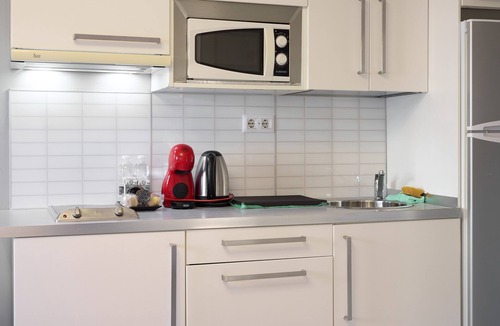 Baena Apartment | Casa Curro — Cozy Studio with Garden Views in Baena
