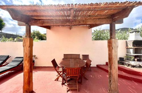 Mocanal House | Casa de 3 dormitorios con vistas al mar, barbacoa y terraza