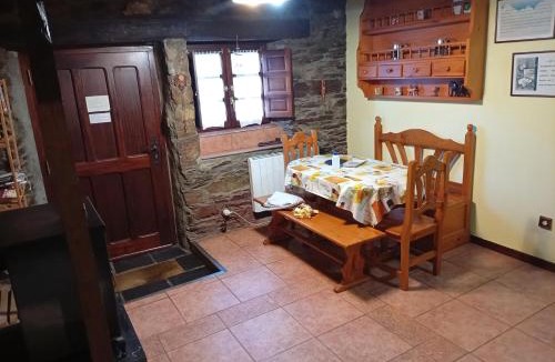 San Cristobal de Valdueza House | Casa de Abril 1