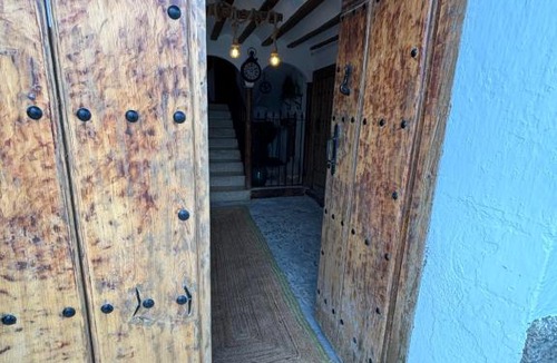 Iznatoraf House | Casa De La Aguadora