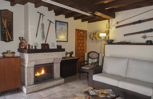 Avin House | Casa de la Montaña