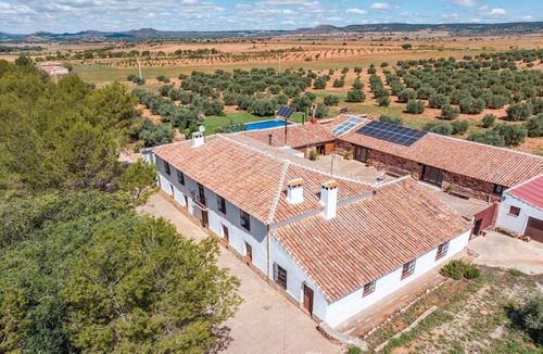 Vianos Cottage | Casa del Labrador with Spa and shared pool