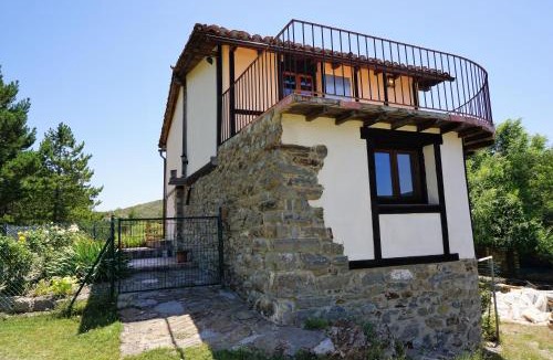 Navalsaz House | Casa del Pinar
