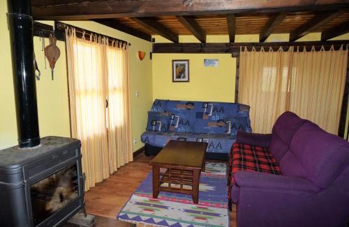 Navalsaz House | Casa del Pinar