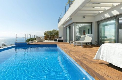 Almadraba-Canyelles House | CASA DIAZ PACHECO -Magnífica casa en Almadrava con piscina privada.