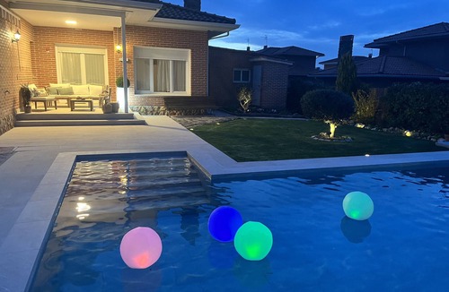 Pelayos de la Presa Ski Chalet | Casa EN LA Naturaleza, Cerca Pantano DE SAN Juan, Ideal Para Darte UN Chapuzón