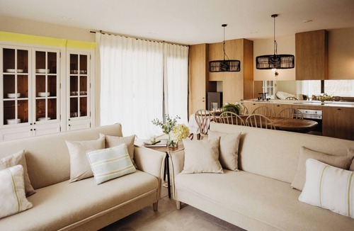 Leza House | Casa en Rioja Alavesa con Jardin, Barbacoa y Parking Privado