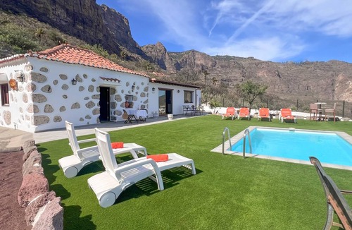 San Bartolome de Tirajana Villa | Casa Abuela María: chill garden pool