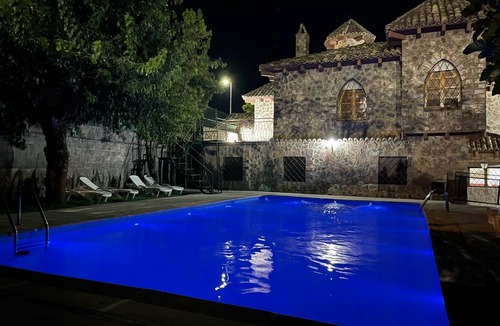 Villanueva del Arzobispo Villa | Casa Rural La Moraleja en la Sierra de Cazorla. Pista Deportiva, Parque Infantil