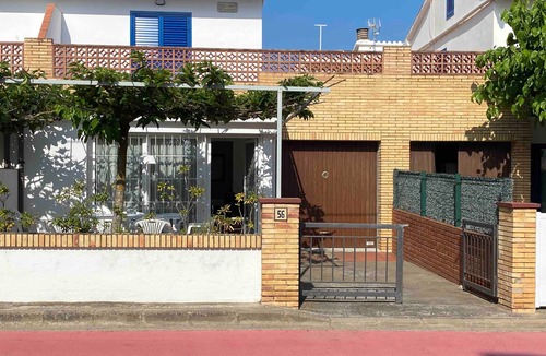L'Escala House | Casa Estiu near the beach with private terrace and balcony