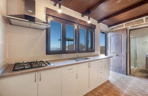 Valle de San Lorenzo Villa | 'Casa Eyden Sunset View' with Private Terrace and Wi-Fi