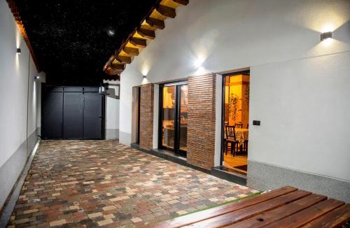 San Cristobal de Entrevinas House | Casa galana