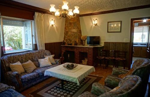 Campos y Salave Apartment | Casa Gayol