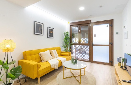 Torrefiel Apartment | Casa Girasol - Spacious Stay Near Valencia Center