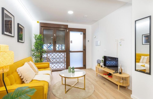 Torrefiel Apartment | Casa Girasol - Spacious Stay Near Valencia Center