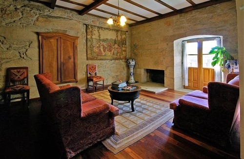 Puebla de Trives Bed & Breakfast | Casa Grande de Trives