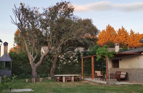 Navas de Riofrio Cottage | Casa Independiente Junto a la Montaña